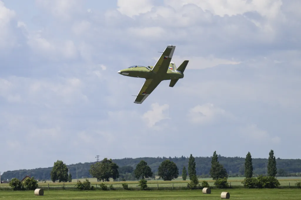 Ukázkový let letounu L-39NG vyrobeného pro státní podnik LOM Praha