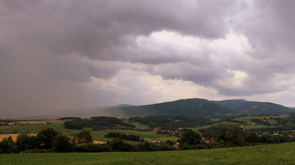 Bouřka v Janovicích u Frýdku-Místku