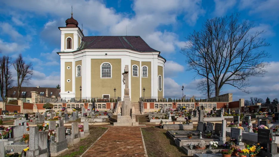 Kostel svatého Prokopa v Bezděkově nad Metují