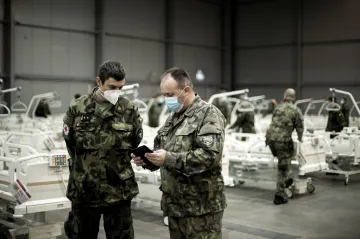 Policie opět odložila případ polní nemocnice v Letňanech. Nešlo o trestný čin