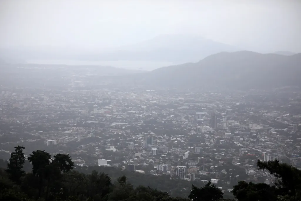Tropická bouře Eta zasáhla Střední Ameriku. Nejvíce postižené země jsou Honduras a Nikaragua