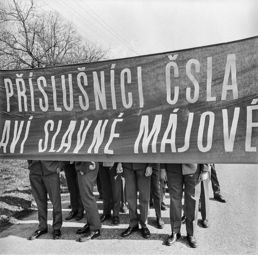 Prvomájové procesí, Mošnov, 1982