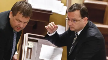 Petr Tluchoř (ODS) a Petr Nečas (ODS) ve sněmovně