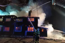 Rozsáhlý požár zcela zničil chatu Na Tesáku v Hostýnských vrších