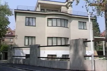 30 let zpět: Jak prominenti KSČ přicházeli k majetku