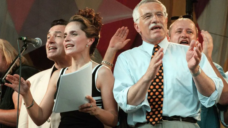 Lucie Bílá při koncertě na podporu ODS (1998)