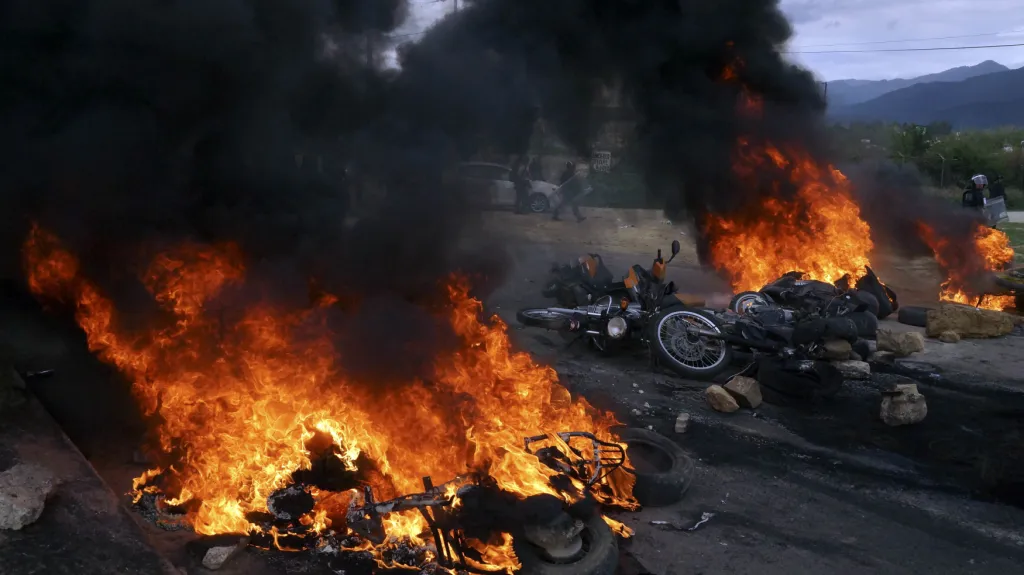 Střety odborářů s policisty