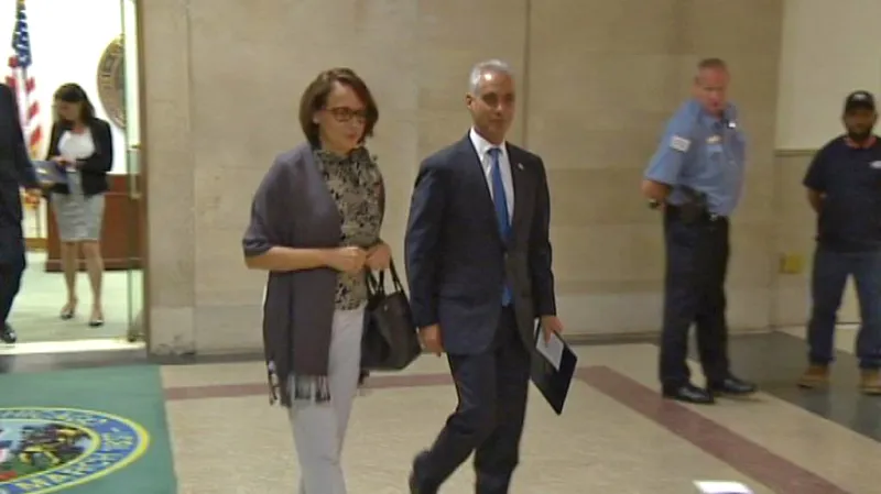 Adriana Krnáčová a Rahm Emanuel