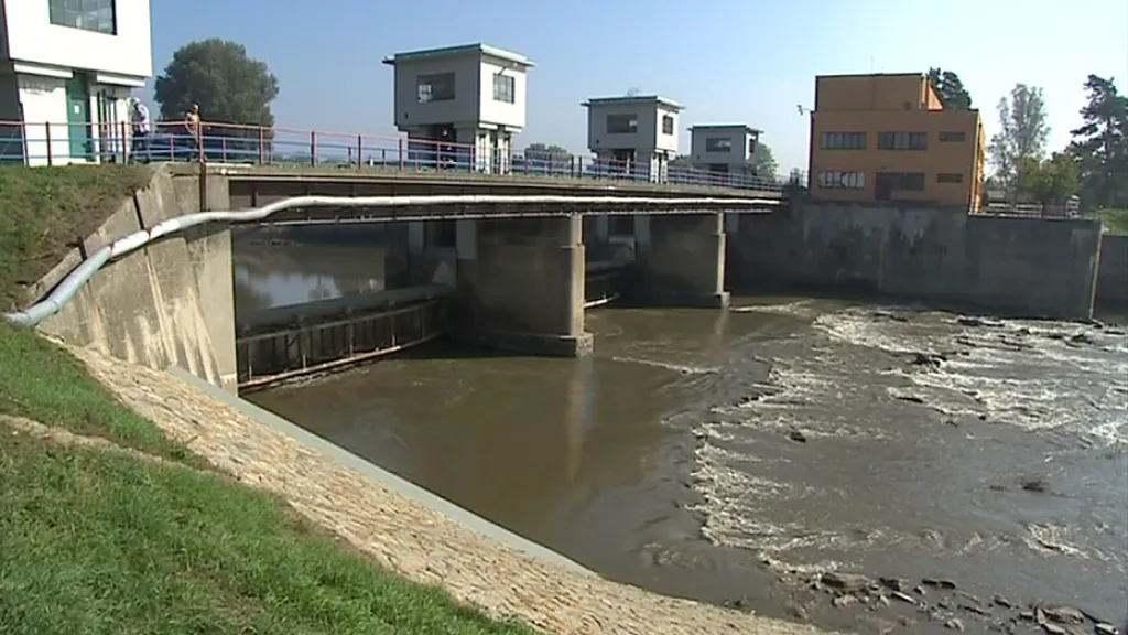 Vodohospodáři potřebují zjistit stav jezu
