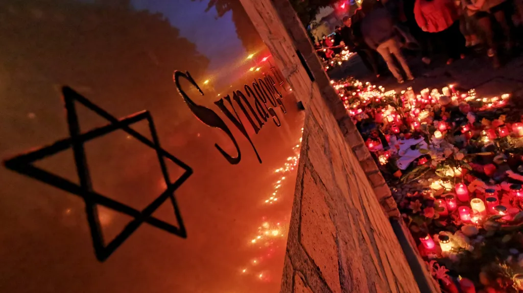 Pieta u synagogy v Halle na snímku z října 2019