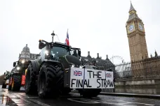 „Kde budeme brát jídlo?“ Britští farmáři protestovali proti možné dědické dani