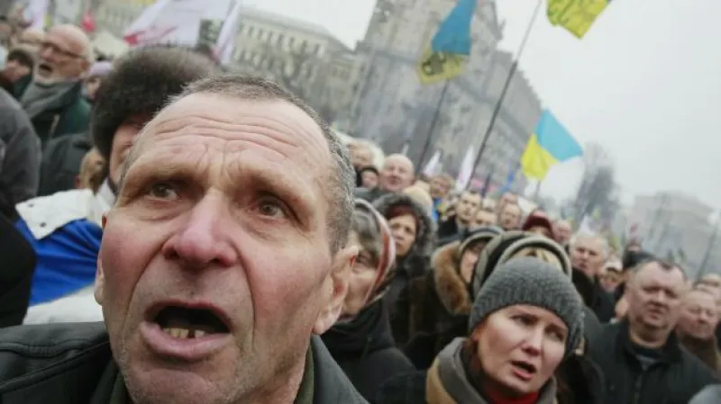 Pazderka: Demonstranti kritizují opoziční lídry za ústupky