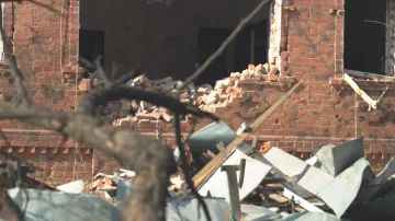 Dům na východě Ukrajiny zničený při ruském úderu