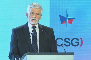 Evropa se musí v bezpečnosti postavit na vlastní nohy, řekl prezident