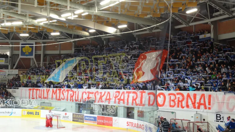 Choreo fanoušků na podporu Zbrojovky