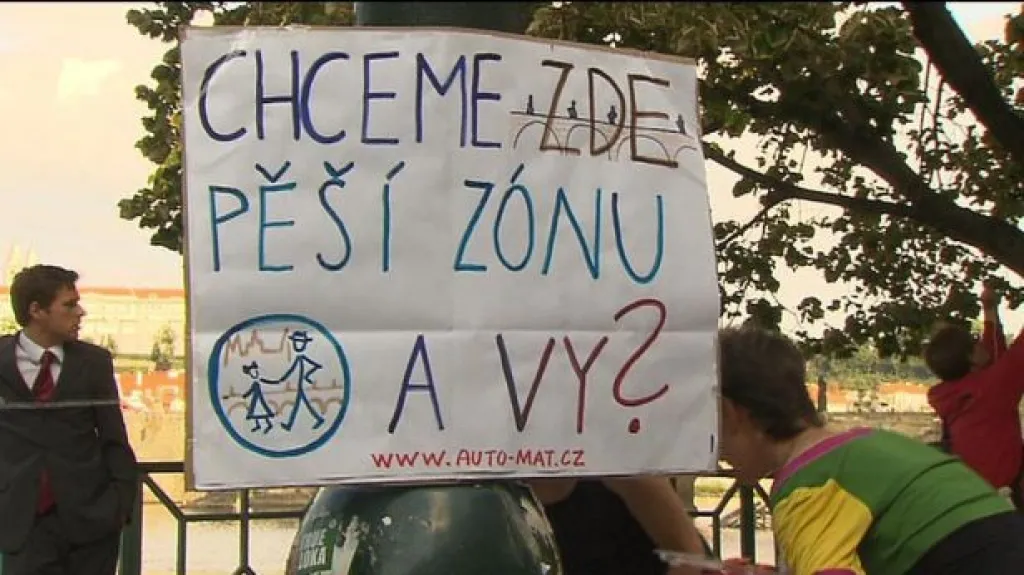 Smetanovo nábřeží bez aut