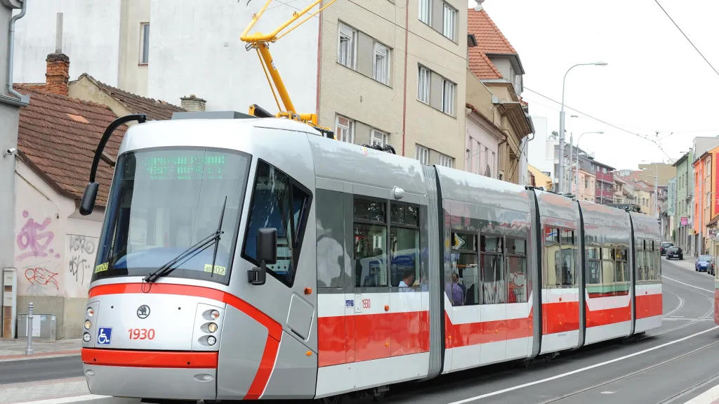 Po odhlučněných kolejích budou tramvaje jezdit potichu a rychleji
