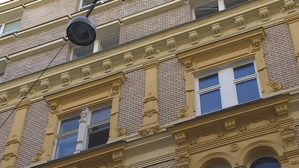 Původní dřevěná okna nahradila podle památkářů plastová