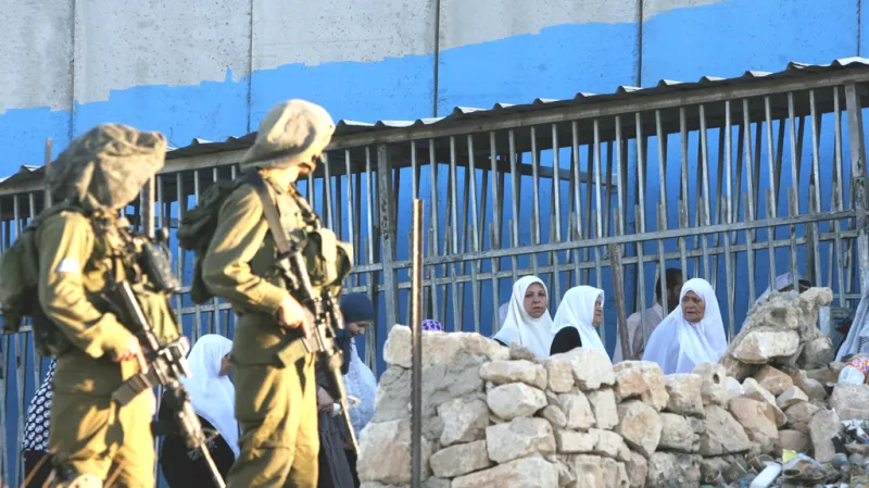 Izraelští vojáci na západním břehu