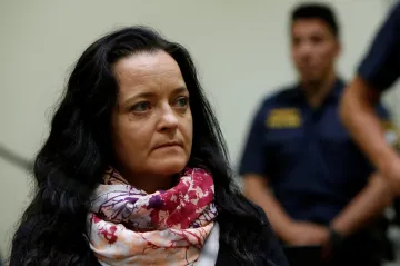 Za vraždy Turků potvrdil německý soud neonacistce Zschäpeové doživotí 