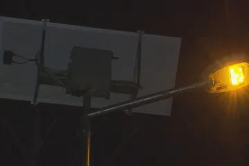 První obec v Česku má ohleduplné veřejné osvětlení. V Hrusicích šetří energii i přírodu