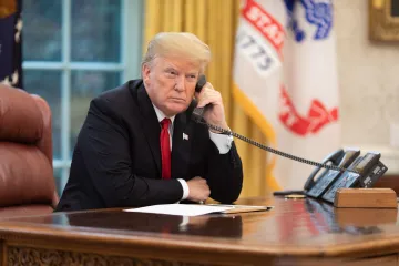 Sněmovna reprezentantů zahájí kroky k sesazení Trumpa. Naléhal na Zelenského, aby prověřil Bidena