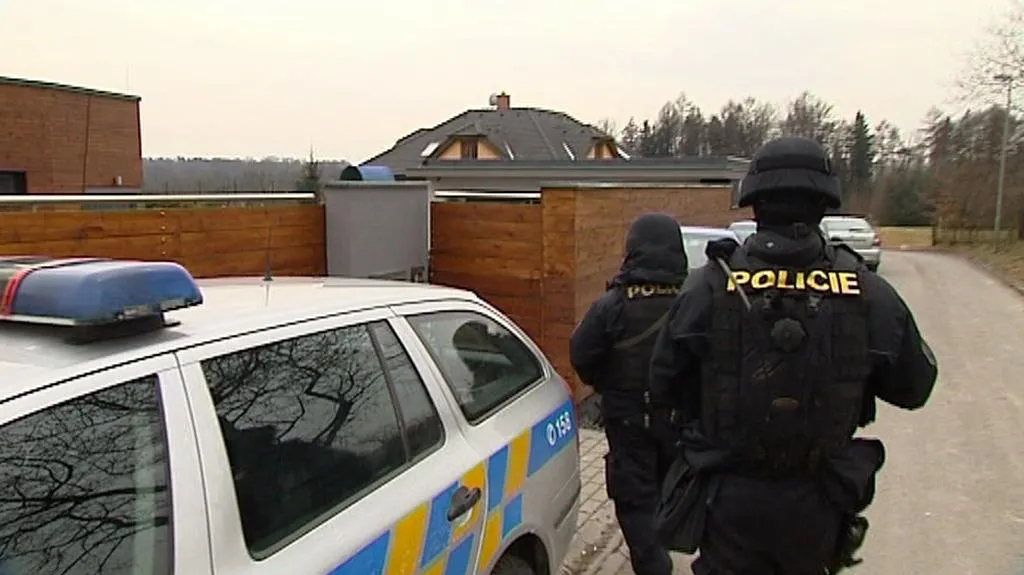 Policie zatýkala kvůli daňovým únikům