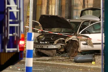 Řidič v německém Recklinghausenu najel do skupinky lidí na zastávce