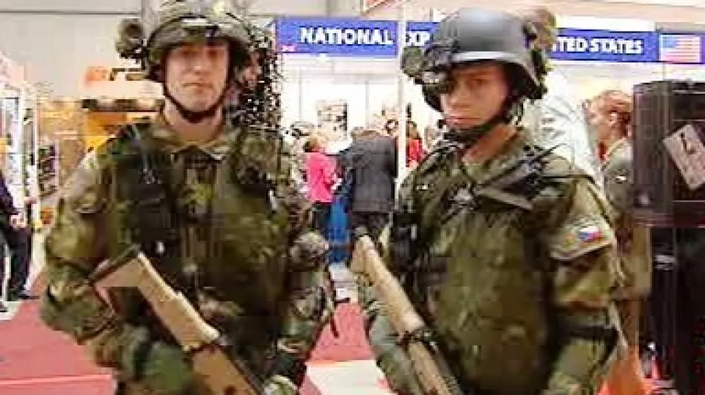 Vojáci v moderní zbroji