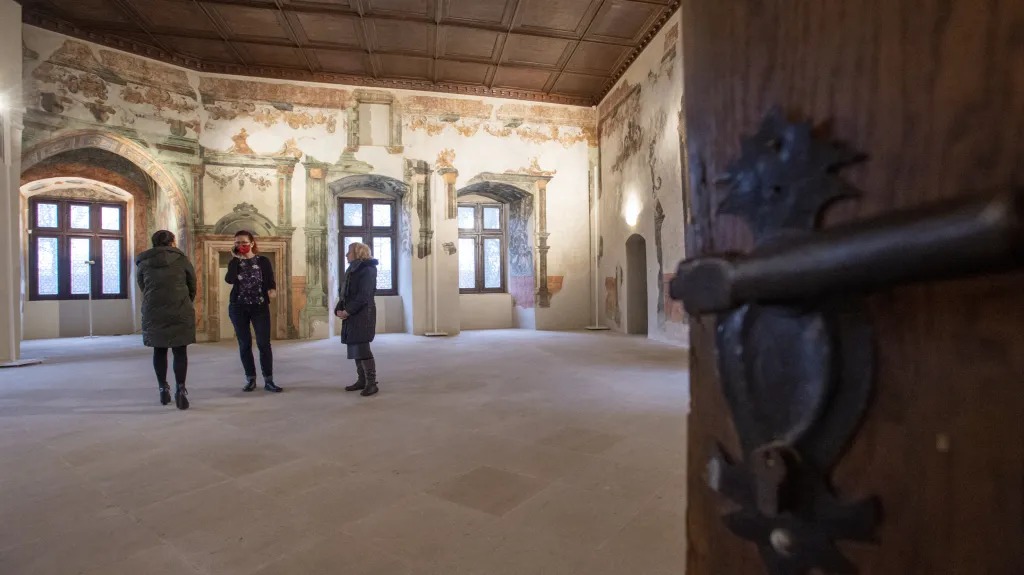 Po více než dva roky trvající rekonstrukci se 14. prosince 2021 veřejnosti otevřely rytířské sály pardubického zámku