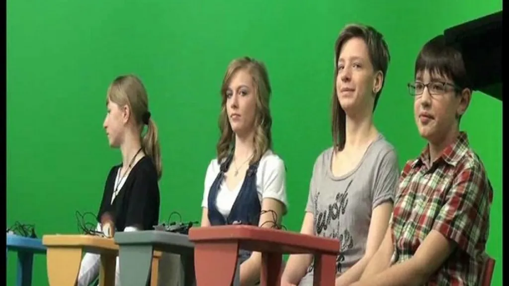 Studenti při natáčení Zpráviček