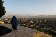 Ženy nejsou majetek. Taliban v nové vyhlášce otočil, mnoho práv přesto pomíjí