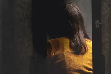 Reportéři ČT: Sbormistr dostal za sexuální zneužití dítěte podmínku. Obětí je ale podle svědectví více