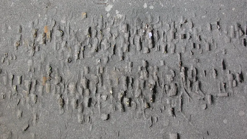 Z retrospektivy Lucia Fontany v Paříži