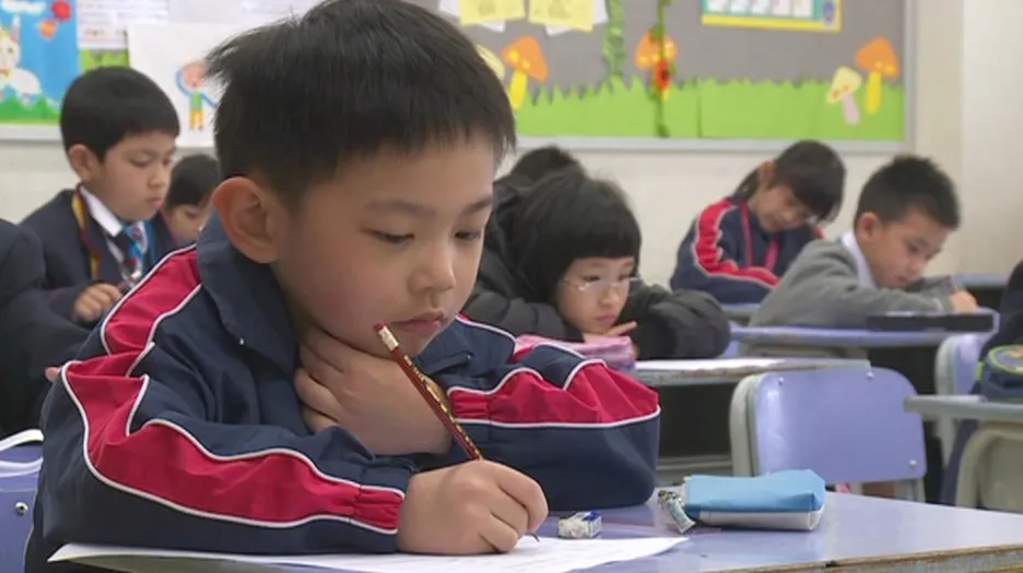 Čínský školák v hongkongské škole