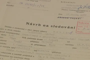 Soudy rehabilitují disidenty, Olga Havlová mezi nimi zatím není