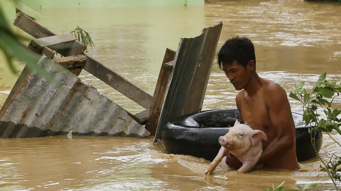 Tajfun Koppu na Filipínách si vyžádal už na dvě desítky obětí