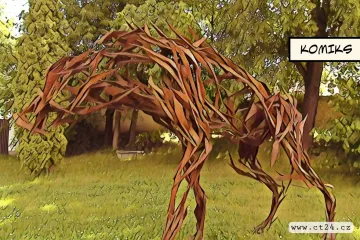 Bronzovou sochu spouštěl v Praze jeřáb. Začal festival Sculpture Line