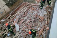 V Klentnici na Břeclavsku vyprostili hasiči lidi ze zavaleného sklepa