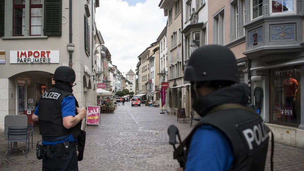 Švýcarská policie na místě činu