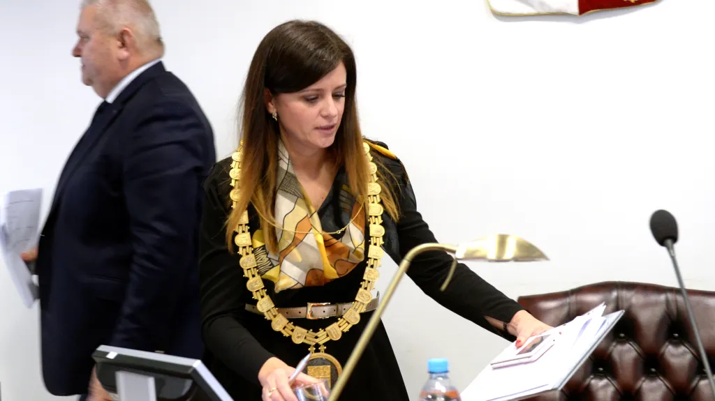 Jaroslava Jermanová usedá do hejtmanského křesla Středočeského kraje