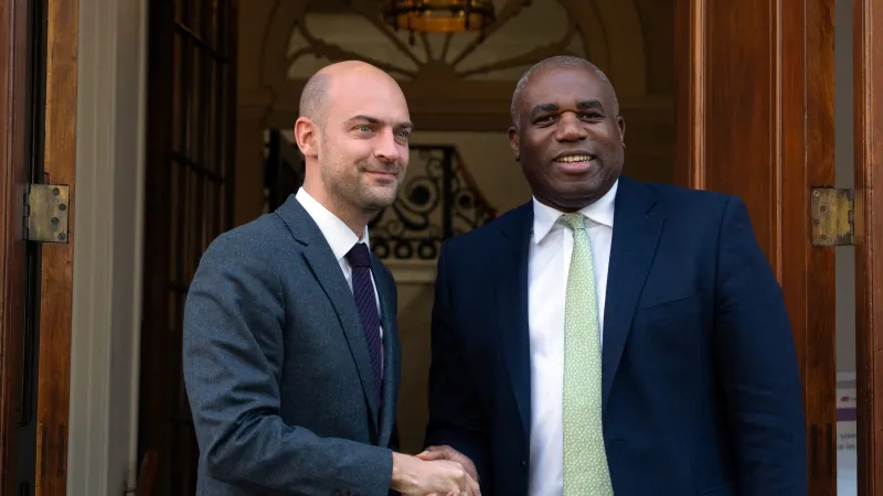 Ministři zahraničí Velké Británie David Lammy (vpravo) a Francie Jean-Noël Barrot (listopad 2024)