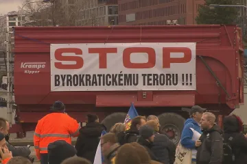 Výborný má organizátory protestu za „škůdce českého zemědělství“. Podle Hlaváčka by s nimi měl jednat