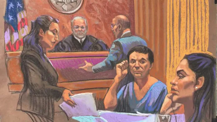 Kresba zachycující Guzmána u soudu koncem října, kdy soudce odmítl odklad začátku procesu