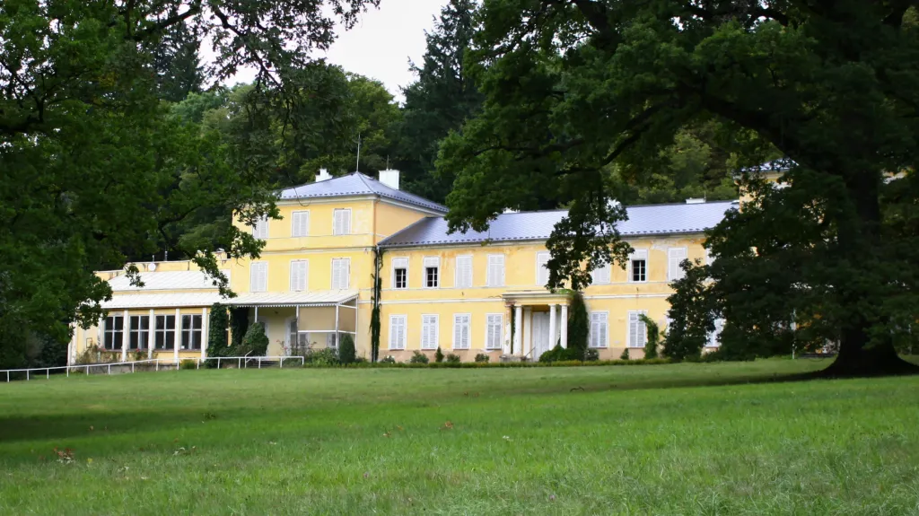 Zámek Lázeň patří k majetku, který Czerninové restituovali