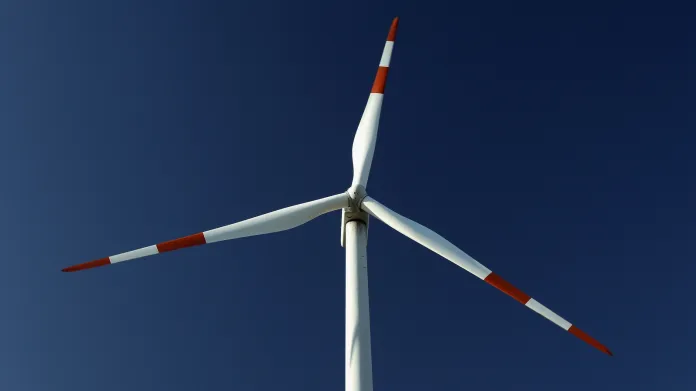 Větrné turbíny v Siebenhausenu na severu Německa