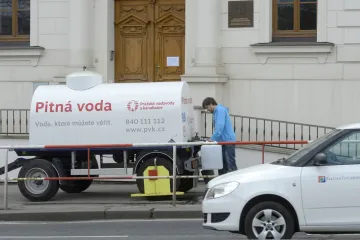 Případ znečištěné vody v Dejvicích, ze které onemocněly tisíce lidí, zůstane asi bez trestu