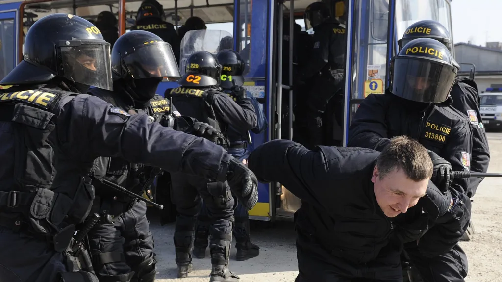 Policie se připravuje na fotbalové fanoušky