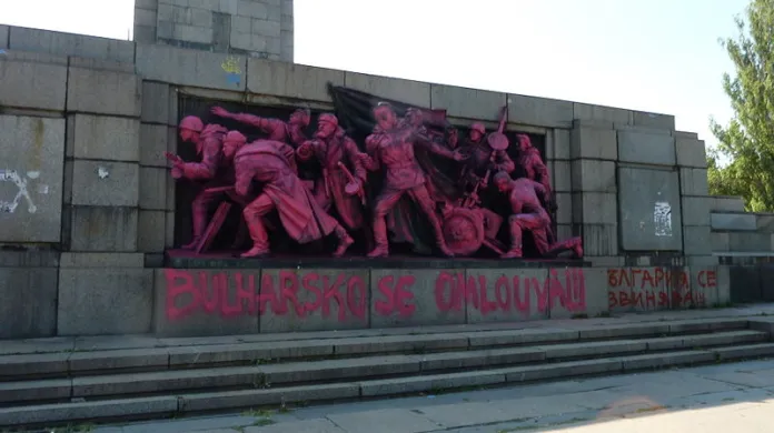 Památník Rudé armády v Sofii v srpnu 2013