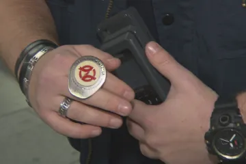 V Praze přibylo cestujících bez jízdenky, v Brně jich je méně. Rozdíl je i v počtu revizorů